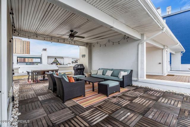 8 Deal Lake Court, Asbury Park, NJ 07712