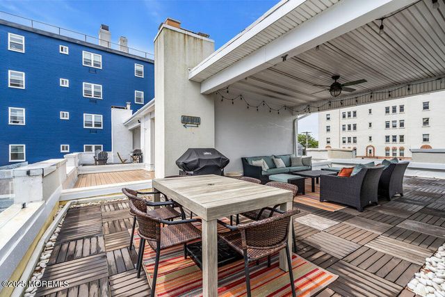 8 Deal Lake Court, Asbury Park, NJ 07712