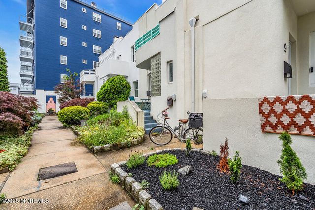 8 Deal Lake Court, Asbury Park, NJ 07712
