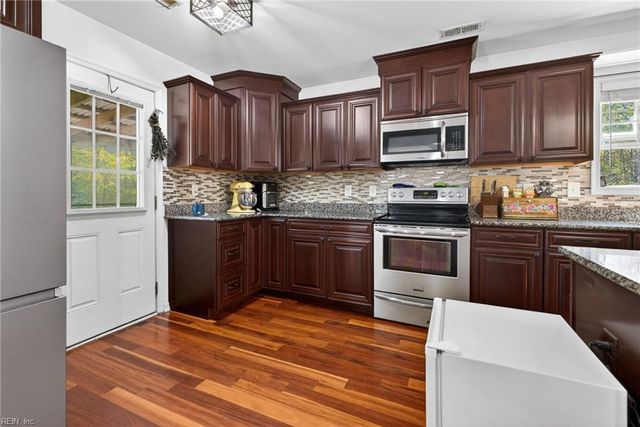 8086 Beaver Pond RD, Gloucester, VA 23061