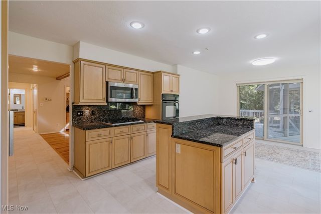 15 Laurel Hill Lane, Pepper Pike, OH 44124