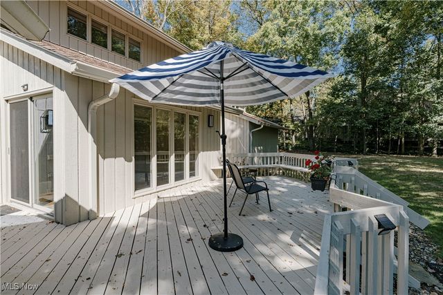 15 Laurel Hill Lane, Pepper Pike, OH 44124