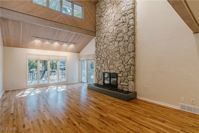 15 Laurel Hill Lane, Pepper Pike, OH 44124