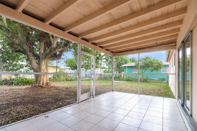 4180 NW 34th Way, Lauderdale Lakes, FL 33309