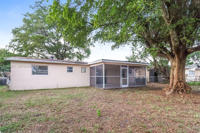 4180 NW 34th Way, Lauderdale Lakes, FL 33309