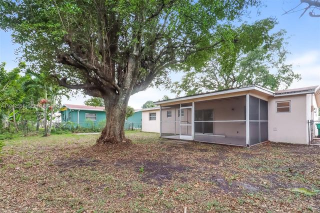 4180 NW 34th Way, Lauderdale Lakes, FL 33309