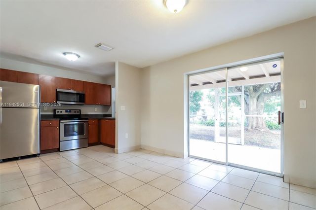 4180 NW 34th Way, Lauderdale Lakes, FL 33309