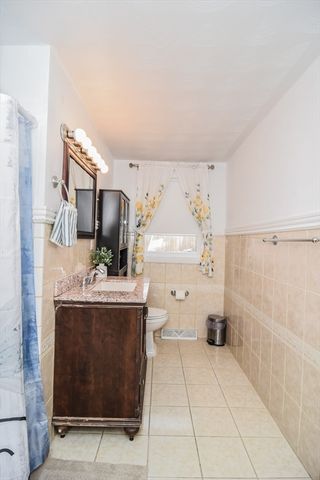 215 Trull Lane E, Lowell, MA 01852