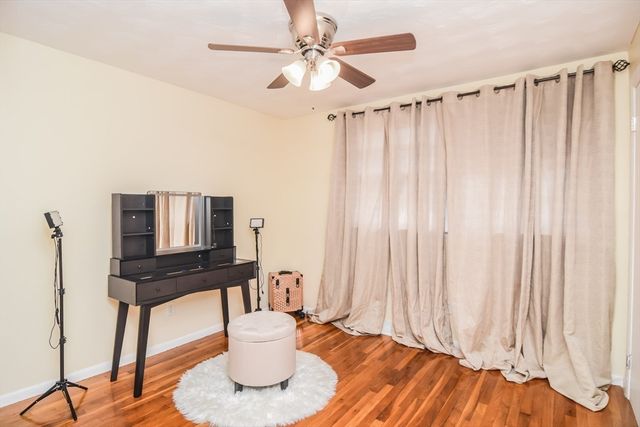 215 Trull Lane E, Lowell, MA 01852