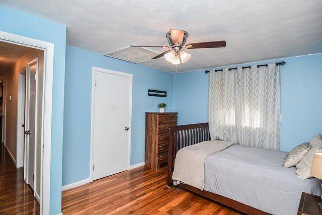 215 Trull Lane E, Lowell, MA 01852