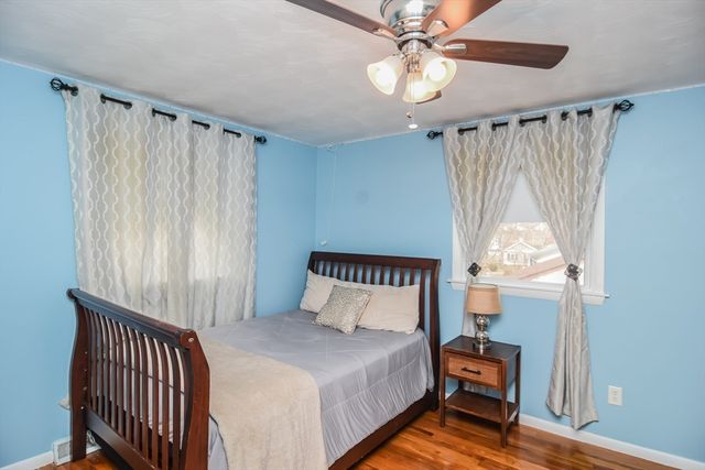 215 Trull Lane E, Lowell, MA 01852