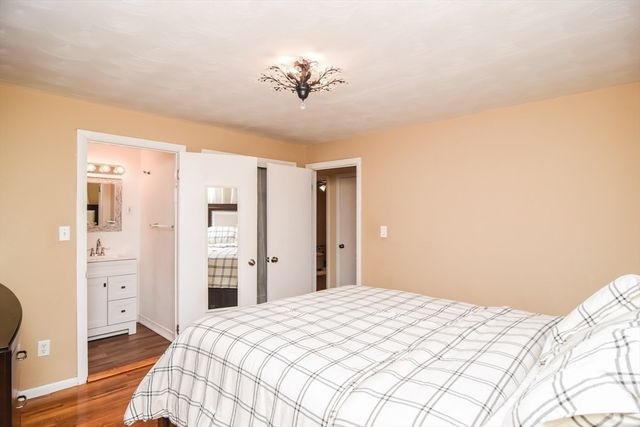 215 Trull Lane E, Lowell, MA 01852