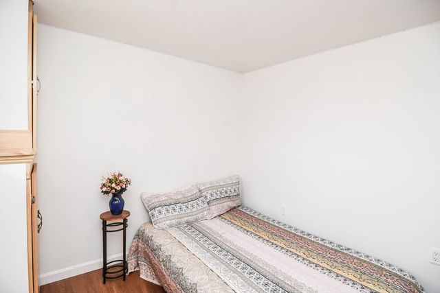 215 Trull Lane E, Lowell, MA 01852