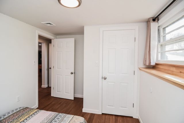 215 Trull Lane E, Lowell, MA 01852