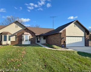 6011 Oak Creek Drive, Mundy Township, MI 48473