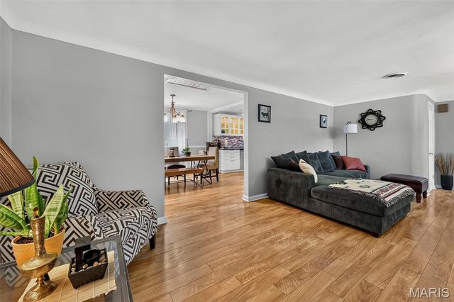 8034 Packard Avenue, Berkeley, MO 63134