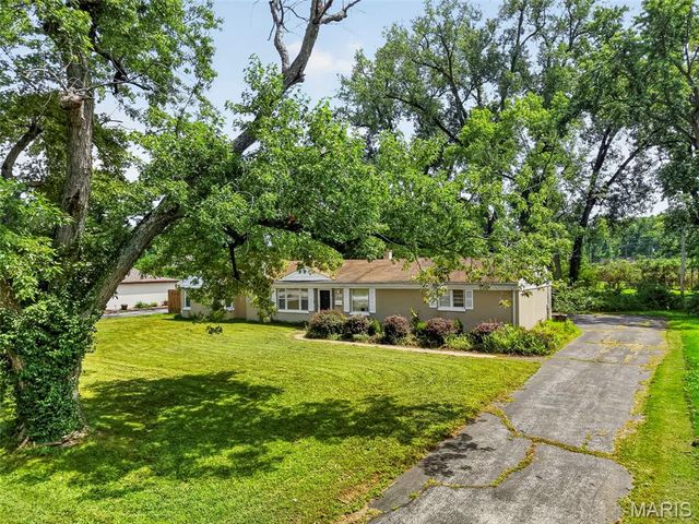 8034 Packard Avenue, Berkeley, MO 63134