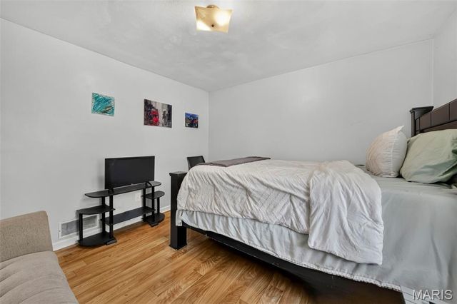 8034 Packard Avenue, Berkeley, MO 63134