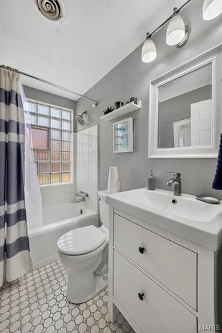 8034 Packard Avenue, Berkeley, MO 63134