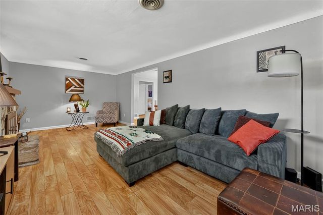8034 Packard Avenue, Berkeley, MO 63134