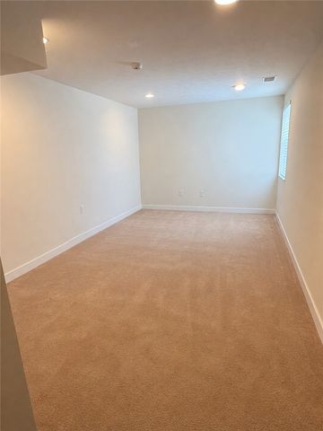 122 Broadstone Dr, Adams Twp, PA 16046