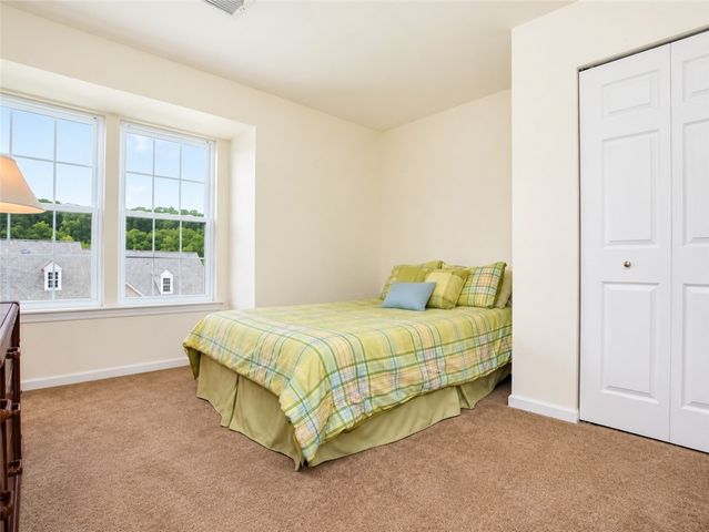 122 Broadstone Dr, Adams Twp, PA 16046