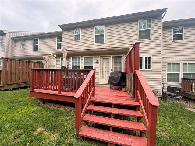 122 Broadstone Dr, Adams Twp, PA 16046