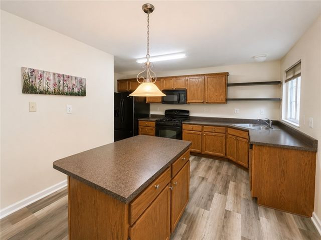 122 Broadstone Dr, Adams Twp, PA 16046