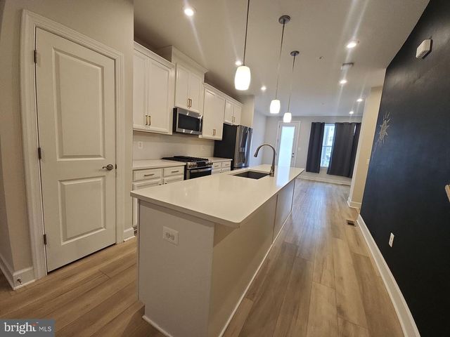 6730 BELCREST RD, Hyattsville, MD 20782