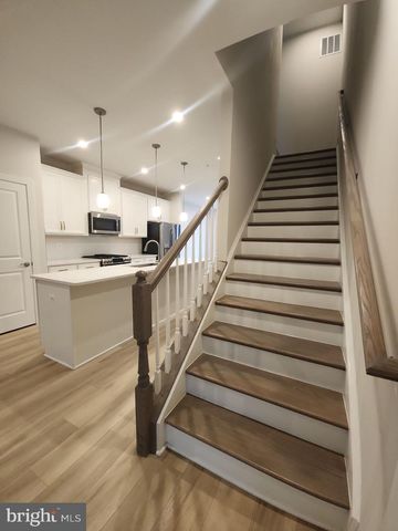 6730 BELCREST RD, Hyattsville, MD 20782