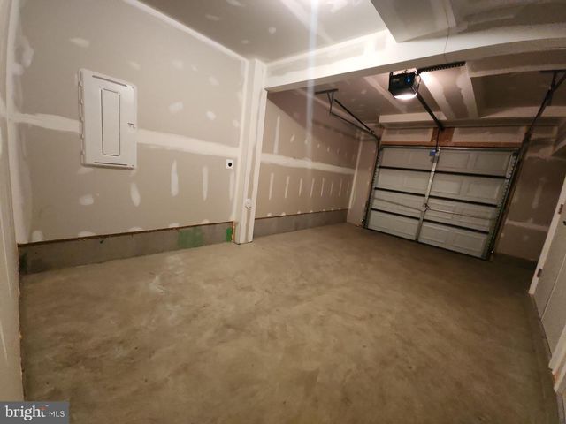 6730 BELCREST RD, Hyattsville, MD 20782