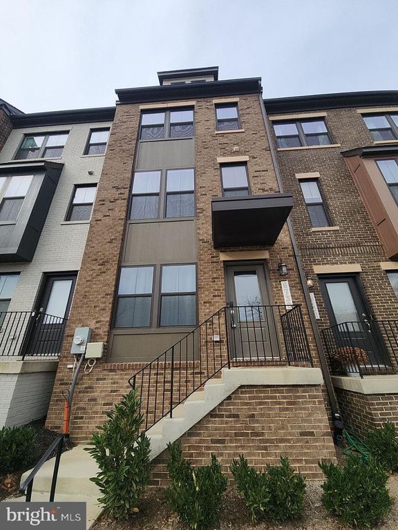 6730 BELCREST RD, Hyattsville, MD 20782