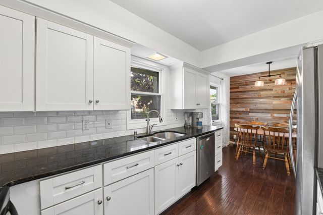 6101 Upper Afton Circle, Woodbury, MN 55125