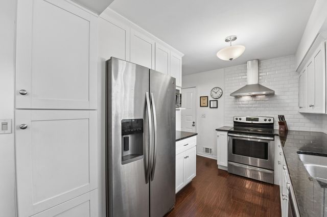 6101 Upper Afton Circle, Woodbury, MN 55125