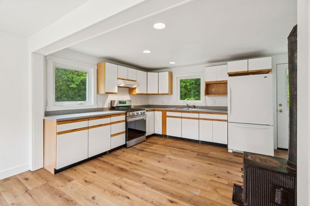 196 Kinsman Road, Grafton, NH 03240