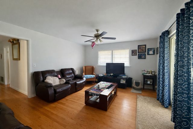 502 S Edward Street, Mount Prospect, IL 60056
