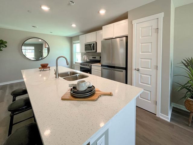 2326 Noble Lane, Yorkville, IL 60560