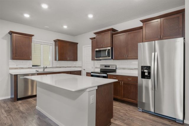 3763 S McCabe Ln, Spokane, WA 99206