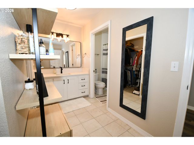 1910 Se 114TH Ct B, Vancouver, WA 98664