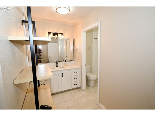 1910 Se 114TH Ct B, Vancouver, WA 98664