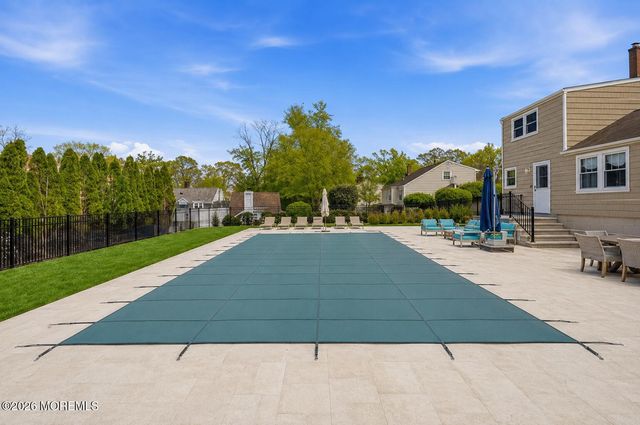 4 Cheryl Drive, Oakhurst, NJ 07755