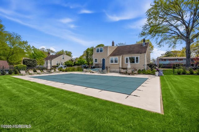 4 Cheryl Drive, Oakhurst, NJ 07755