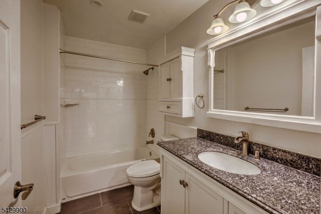 142 Woodward Ln, Bernards Twp., NJ 07920