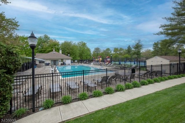 142 Woodward Ln, Bernards Twp., NJ 07920