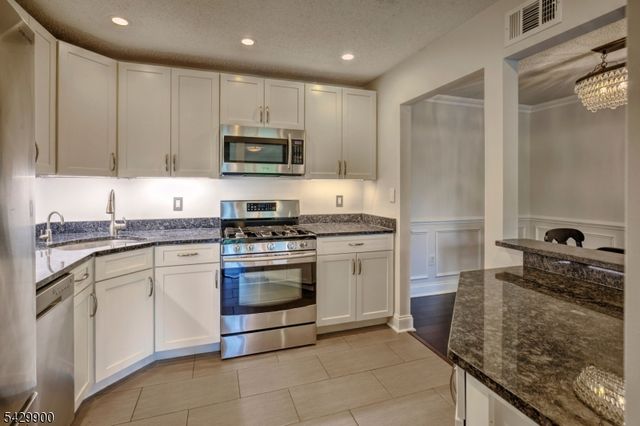 142 Woodward Ln, Bernards Twp., NJ 07920