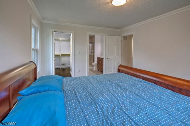 142 Woodward Ln, Bernards Twp., NJ 07920