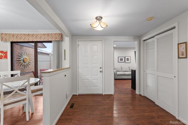 983 Wexford Way, Rochester Hills, MI 48307