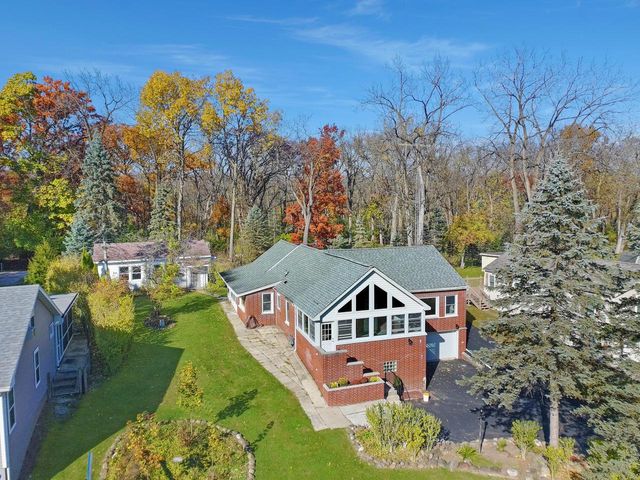 W3926 Springbrook ROAD, Lake Geneva, WI 53147