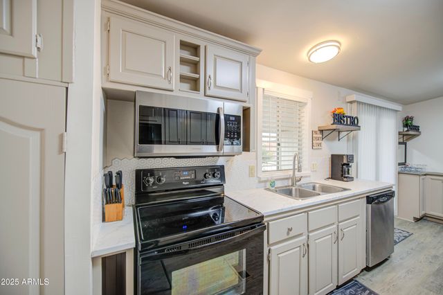 2208 W BASELINE Avenue 67, Apache Junction, AZ 85120