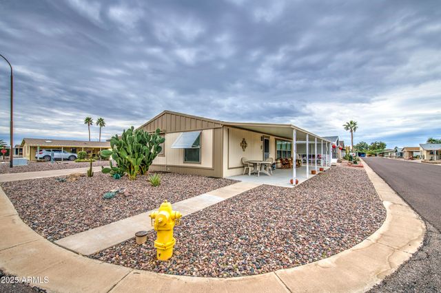 2208 W BASELINE Avenue 67, Apache Junction, AZ 85120